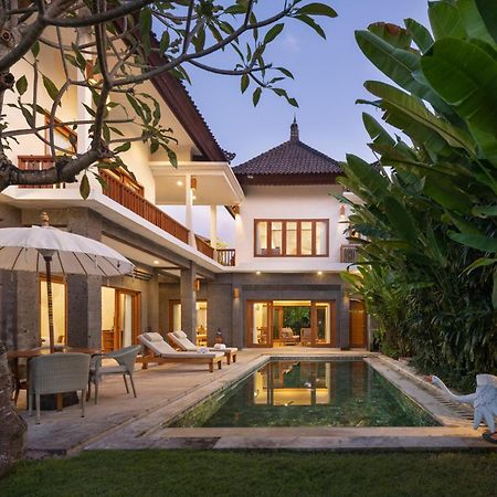 Desa Swan Villas & Spa, Керамас Екстериор снимка